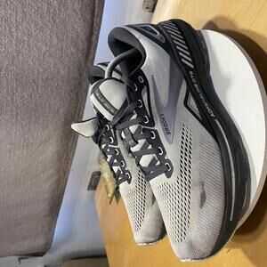 BROOKS ADRENALINE GTS 23